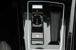 Volkswagen Golf  2.0 TSI 