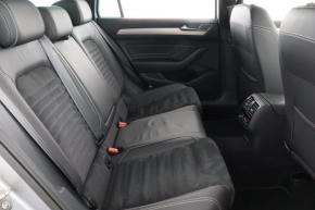 Volkswagen Passat  1.5 TSI R-Line 