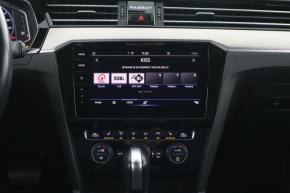 Volkswagen Passat  1.5 TSI R-Line 