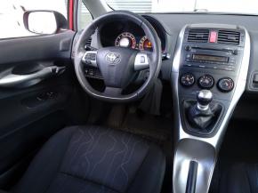 Toyota Auris  1.3 Dual VVT-i 