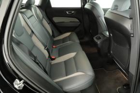 Volvo XC60  B5 R-Design 