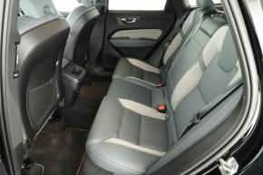 Volvo XC60  B5 R-Design 