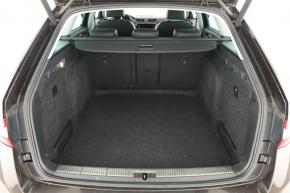 Škoda Superb  2.0 TDI Scout 