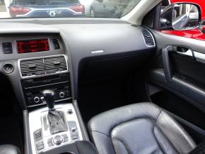 Audi Q7  3.0 TDI 