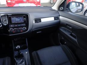 Mitsubishi Outlander  2.2 DI-D 