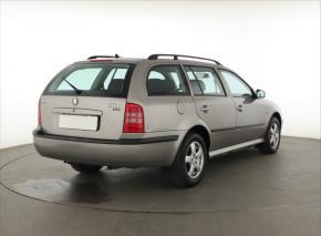 Škoda Octavia  1.6 Tour 