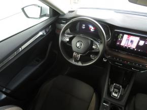 Škoda Octavia  Scout 2.0 TDI . 