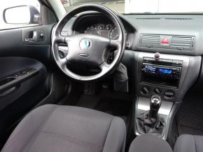 Škoda Octavia  1.6 Ambiente 