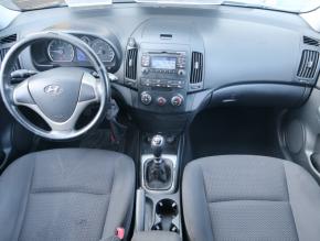 Hyundai i30  1.6 CVVT 