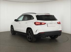 Mercedes-Benz GLA  GLA 200 AMG Line 