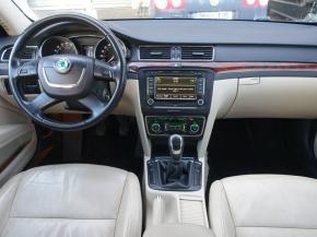 Škoda Superb  2.0 TDI Elegance 