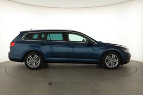 Volkswagen Passat  1.5 TSI Elegance 