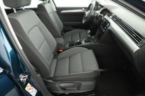 Volkswagen Passat  1.5 TSI Elegance 