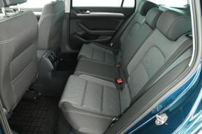 Volkswagen Passat  1.5 TSI Elegance 