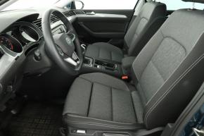 Volkswagen Passat  1.5 TSI Elegance 