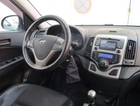 Hyundai i30  2.0 CVVT 