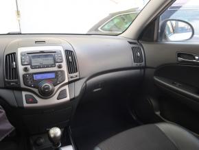 Hyundai i30  2.0 CVVT 