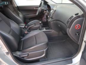 Hyundai i30  2.0 CVVT 