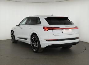 Audi e-tron  e-tron 50 quattro 