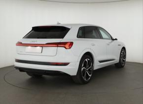 Audi e-tron  e-tron 50 quattro 