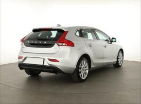 Volvo V40  2.0 D3 