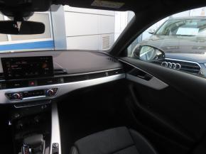 Audi A4  35 TDI S-Line 