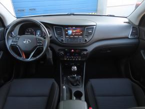 Hyundai Tucson  1.7 CRDi Trikolor 