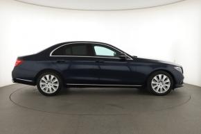 Mercedes-Benz E  E 220 d 4MATIC 
