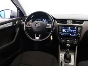 Škoda Octavia  Scout 2.0 TDI . 