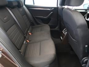 Škoda Octavia  Scout 2.0 TDI . 