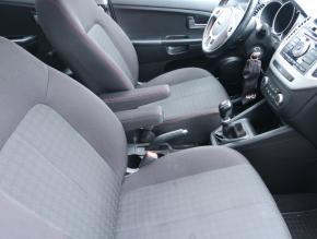 Kia Venga  1.4 CVVT COOL 