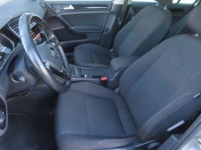 Volkswagen Golf  1.5 TSI 