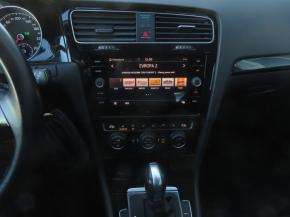 Volkswagen Golf  1.5 TSI 