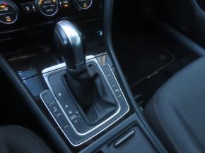 Volkswagen Golf  1.5 TSI 