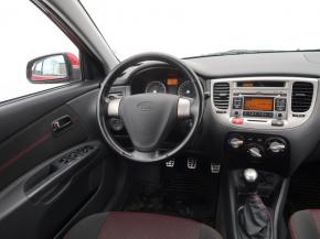 Kia Rio  1.4 16V 