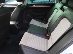 Volkswagen Passat  2.0 TDI R-Line 