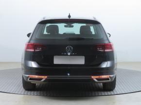 Volkswagen Passat  1.5 TSI Elegance 