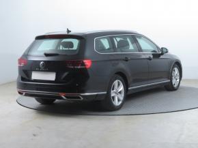 Volkswagen Passat  1.5 TSI Elegance 