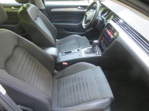 Volkswagen Passat  1.5 TSI Elegance 