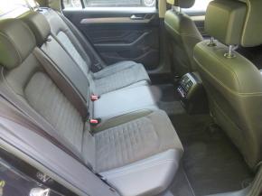 Volkswagen Passat  1.5 TSI Elegance 