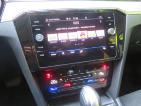 Volkswagen Passat  1.5 TSI Elegance 