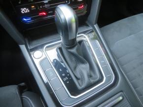 Volkswagen Passat  1.5 TSI Elegance 