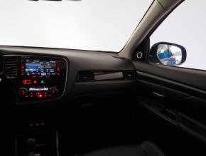 Mitsubishi Outlander  2.2 DI-D Instyle 