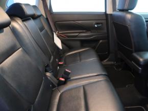 Mitsubishi Outlander  2.2 DI-D Instyle 