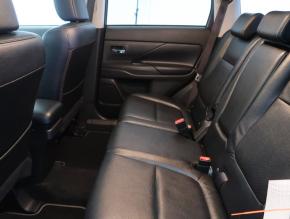 Mitsubishi Outlander  2.2 DI-D Instyle 