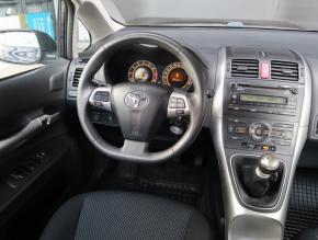 Toyota Auris  1.6 Valvematic 