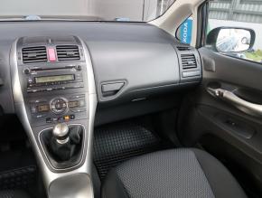 Toyota Auris  1.6 Valvematic 