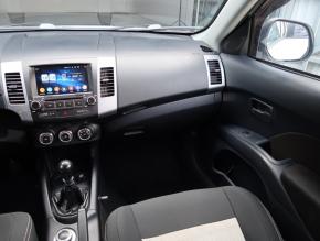Mitsubishi Outlander  2.2 DI-D Invite 