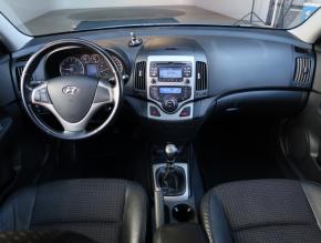 Hyundai i30  2.0 CVVT 