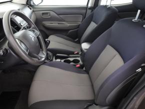 Mitsubishi L200  2.4 DI-D 